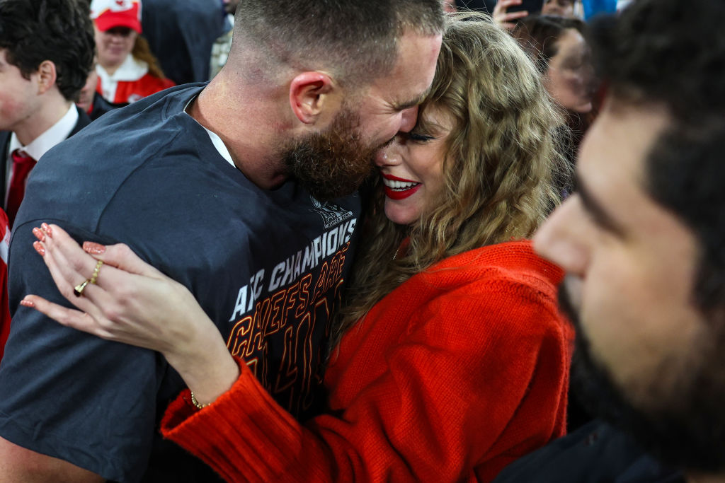 What did Travis Kelce said to girlfriend Taylor Swift during the on field celebration yesterday?...