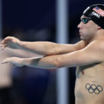 NANTERRE, FRANCE - JULY 30: Bobby Finke of Team United States prepares to compete in the Men's 800m Freestyle Final on day four of the Olympic Games Paris 2024 at Paris La Defense Arena on July 30, 2024 in Nanterre, France. (Photo by Sarah Stier/Getty Images)