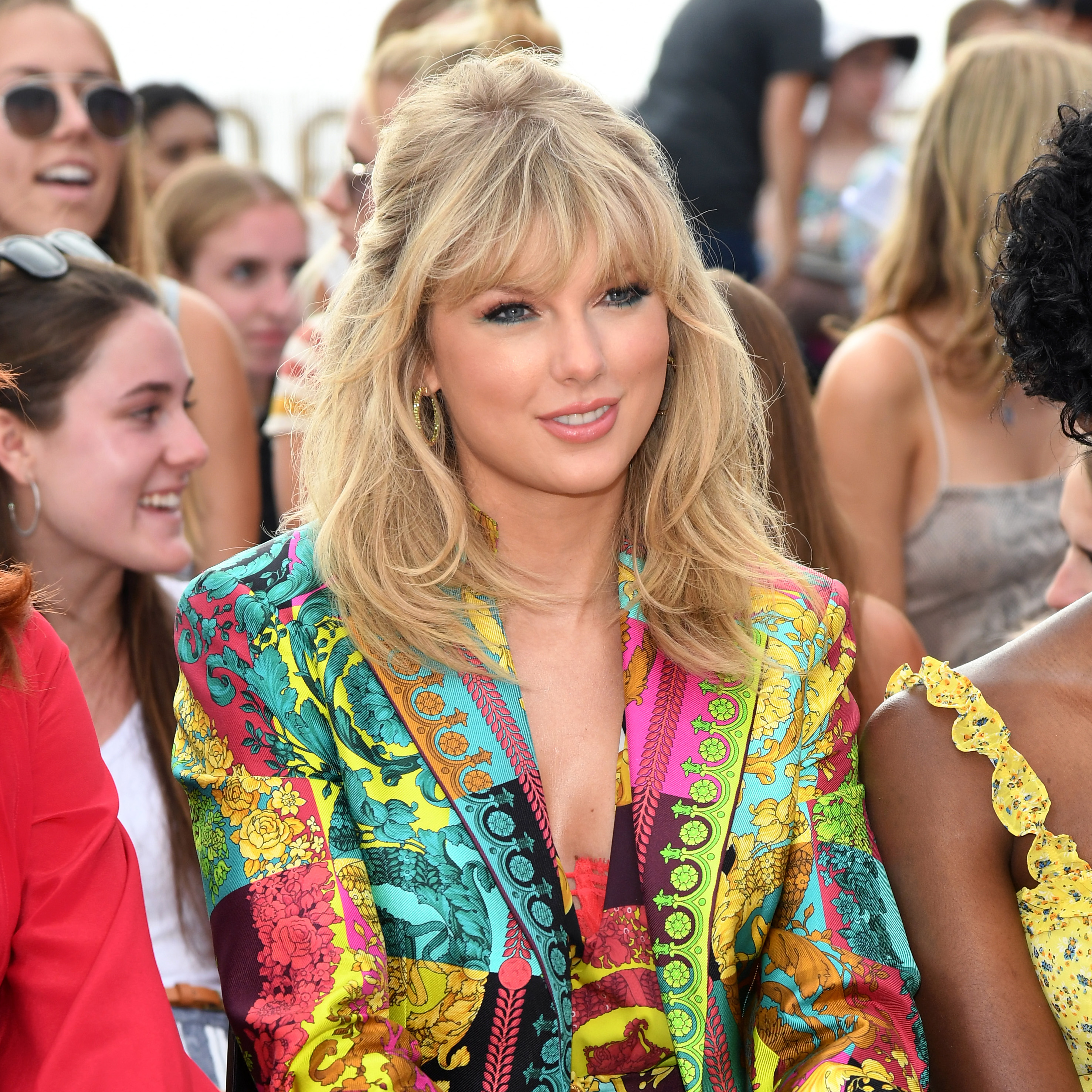 Taylor Swift Gives First Look at her NEW Clothing Line - KOSI 101